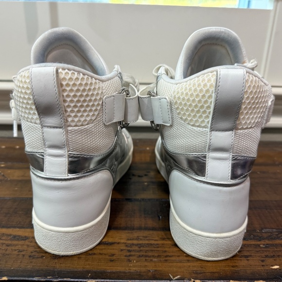 Gucci - Picture 3 of 5